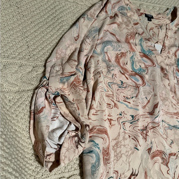 Torrid Harper paisley print, tab sleeves tunic in LNC - Picture 10 of 13